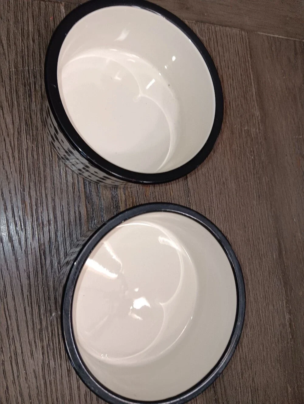 P'tula Ceramic Dog Bowls Set in White and Black Bone Pattern